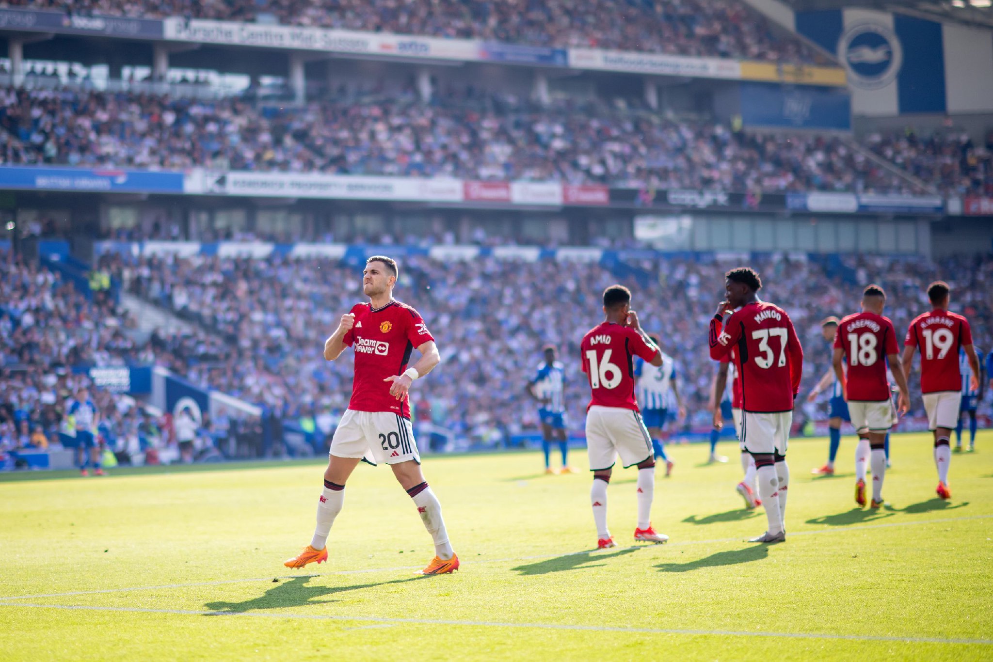 篮球篮网进攻端再现高光时刻（篮网火力全开，进攻端再度闪耀）